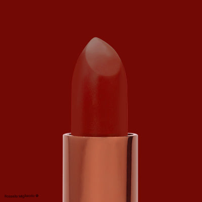 Rossetto rosso caldo e speziato per stagione autunno di Rossella Migliaccio.