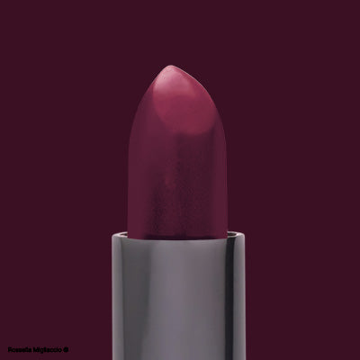 Rossetto perfetto per la stagione armocromatica Inverno.