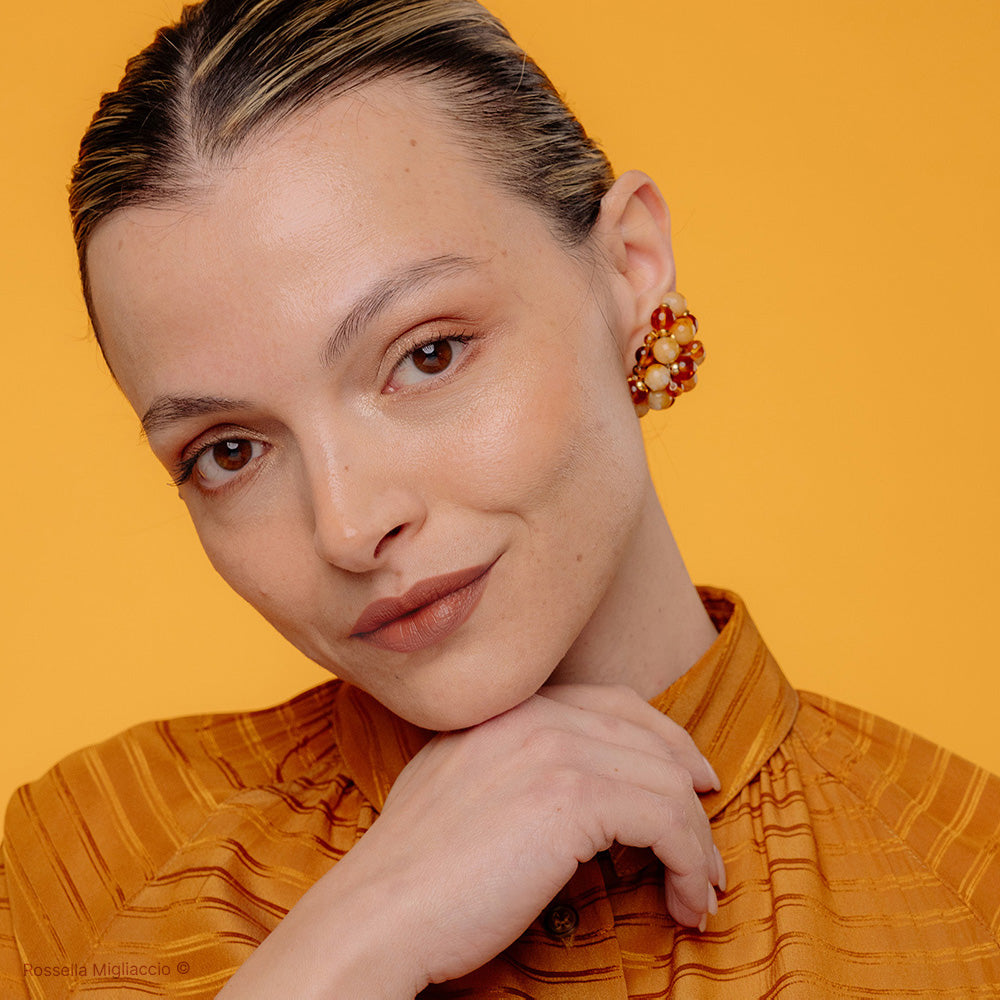 Makeup look con rossetto su stagione armocromatica Summer Soft.