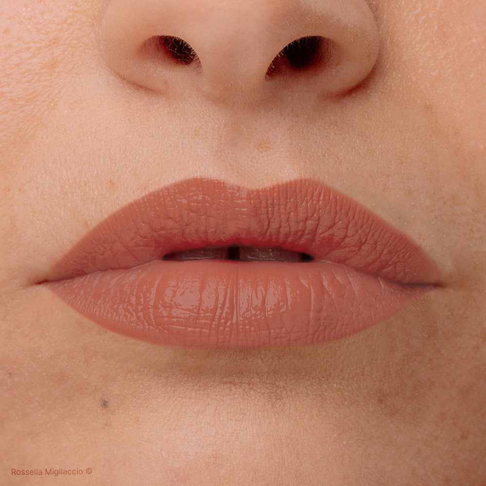 Rossetto Autumn Soft, un nude caldo e naturale perfetto per la stagione Autunno.