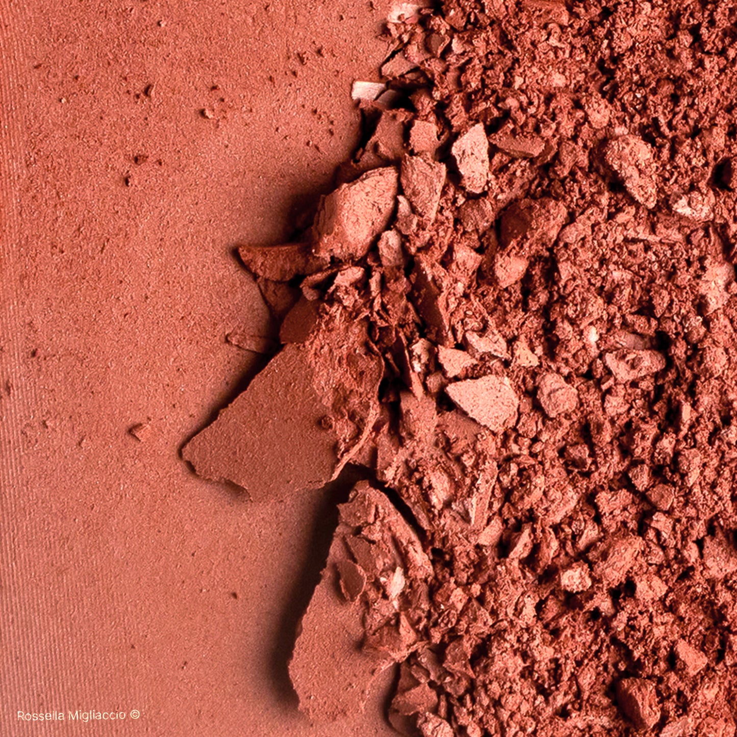 Texture in polvere di Autumn 02, il blush caldo per la palette autunno di Rossella Migliaccio.